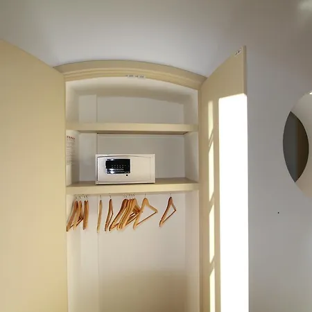 Garibaldi 4* Nizza